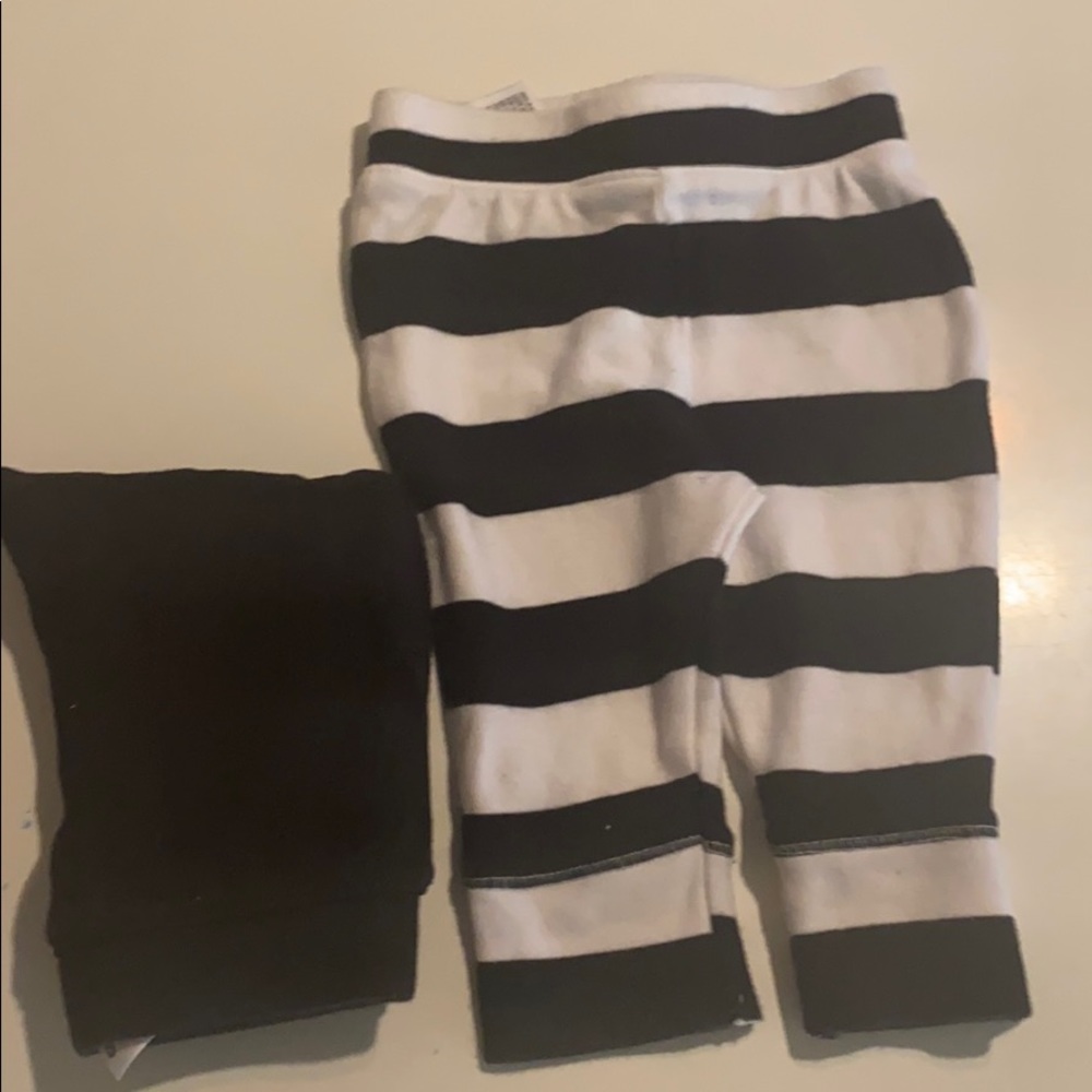 Pair baby of pants size 0-3